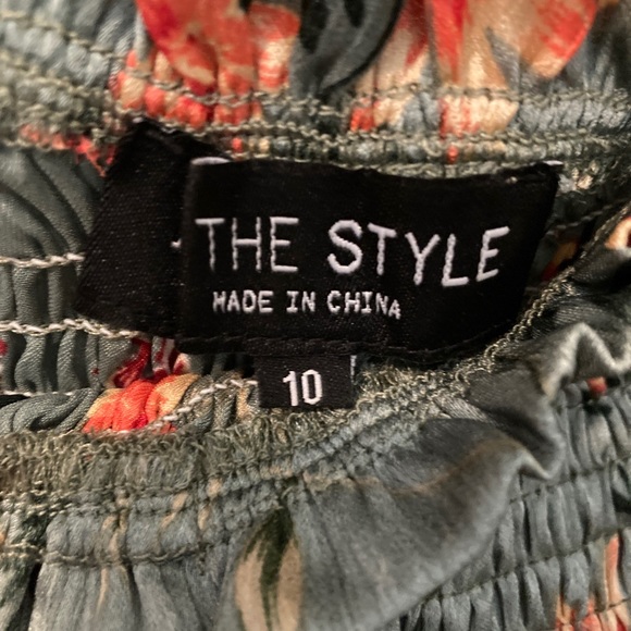 “The Style” Women’s Short Sleeve Top Size 10 Medium. - Picture 5 of 5